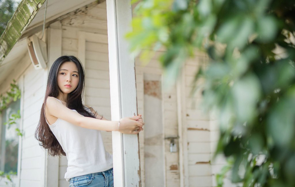 当众人警惕的来到营寨的时候，看着围在原本存放王印的房舍之外，一圈圈横七竖八的尸体以各种姿势倒在地上的时候，还是吃了一惊，不是因为死人，而是因为众人经过确认之后，这留在营寨里的四百人，竟然没有一个活口。